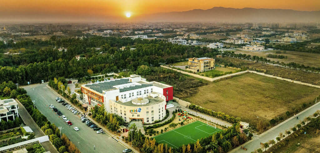 Prime Location Modern Infrastructure and Luxurious Living